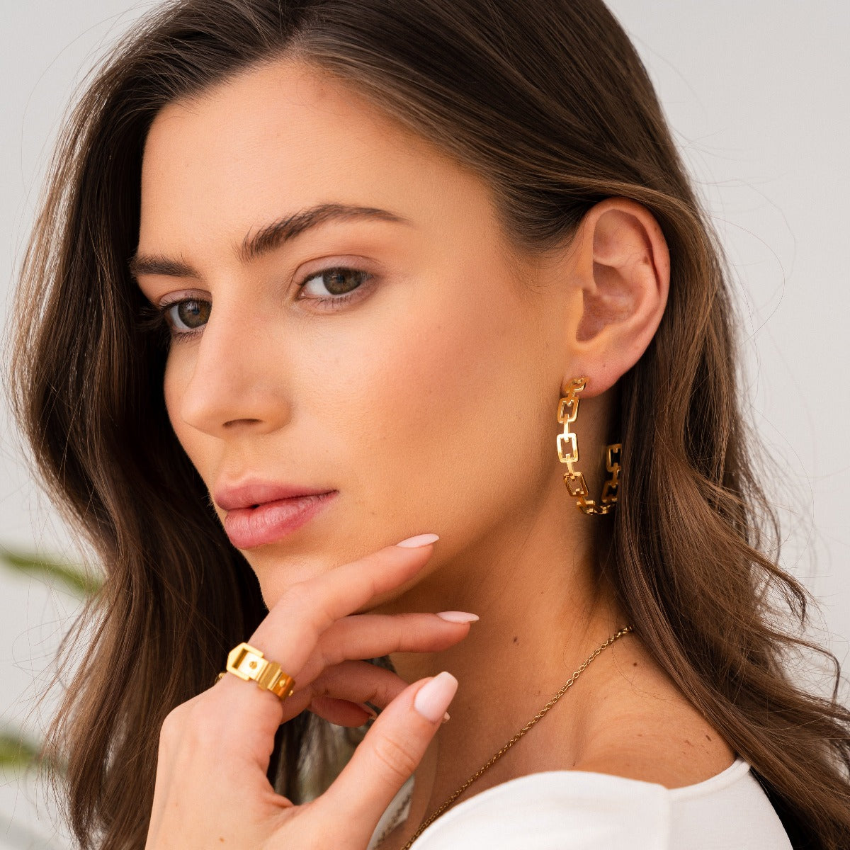 BRINCOS DE ARGOLA GEOMÉTRICOS BANHADOS A OURO 18K